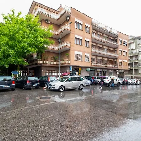 Spacious 4bed Flat W/balconies 12min From Vatican Appartamento
